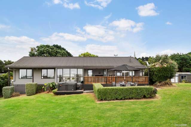 Spacious Lifestyle Living on a Large Lot – A R...