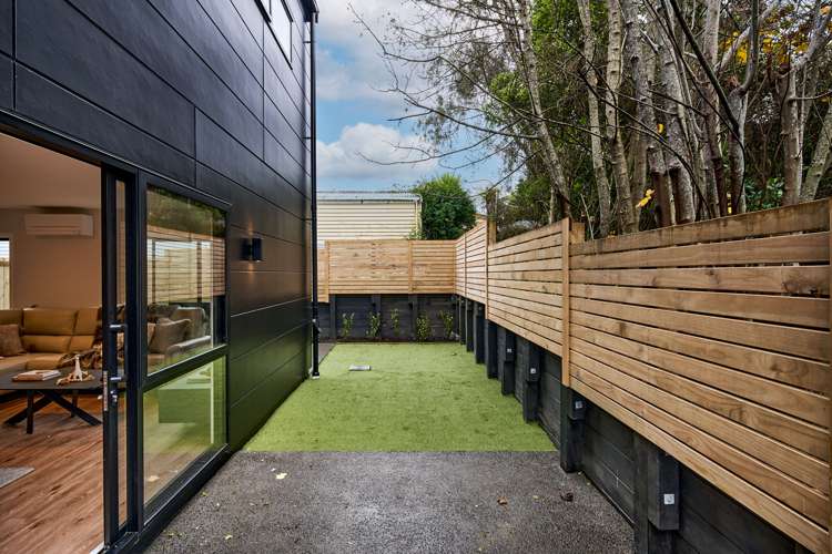 1/24 Bull Avenue Wainuiomata_25