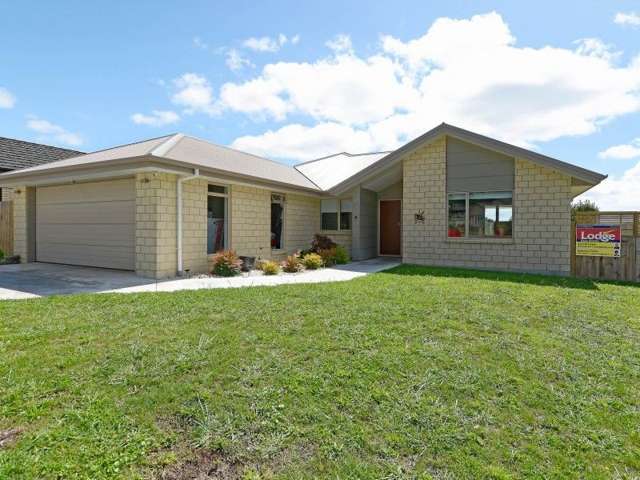 4 Carlingford Rise Dinsdale_1