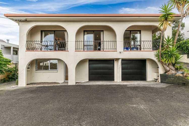 3/2 Beach Road Castor Bay_1