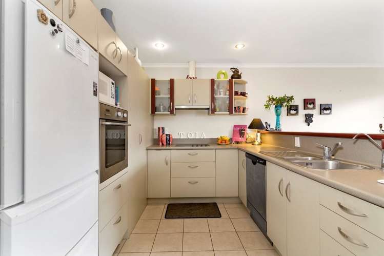 2/4 Au Ann Street Victoria_0