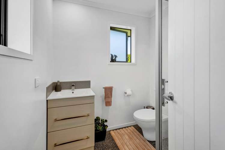 1108c Egmont Road Egmont Village_16