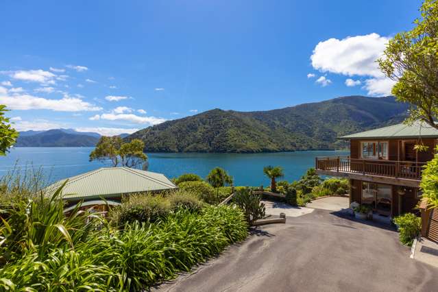 425 Port Underwood Road Whatamango Bay_1