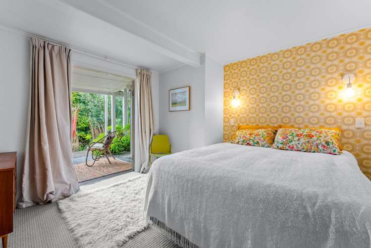 27 Domain Crescent Muriwai Beach_14