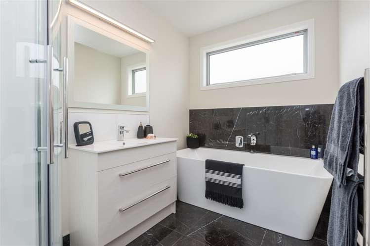 5 Andy Whiting Place Stoke_16