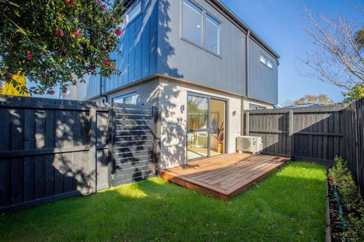 4 & 5/12 Newbridge Place_0