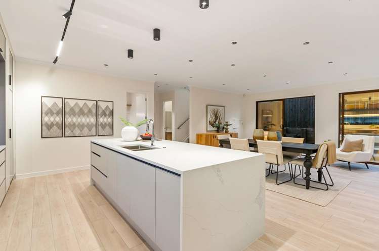 6 Luff Place Long Bay_11