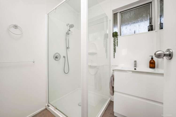 1/57 Fruitvale Road New Lynn_8