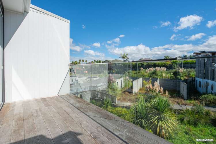 1/10 Vinifera Place Albany_9
