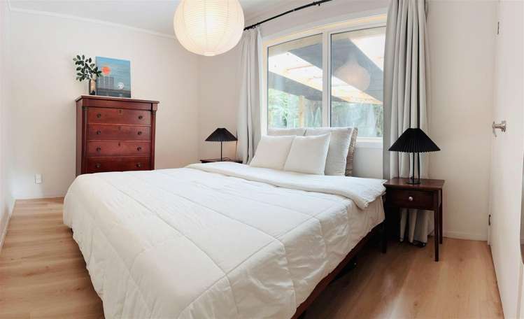 8 Limmer Place Browns Bay_12