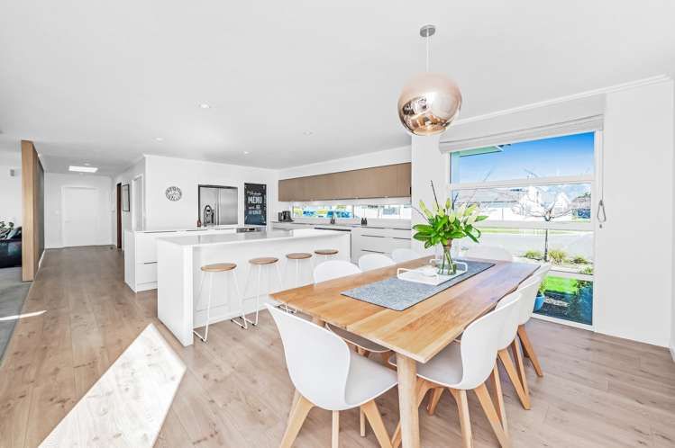 79 Carnaveron Drive Lincoln_4