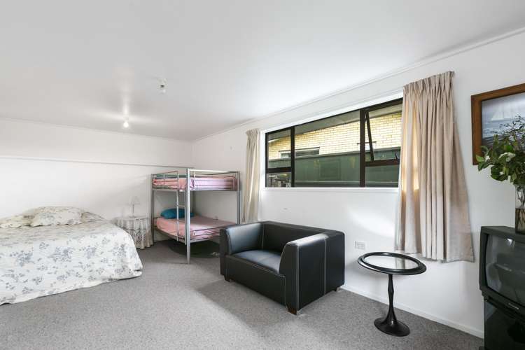 60 Easther Crescent Kew_18