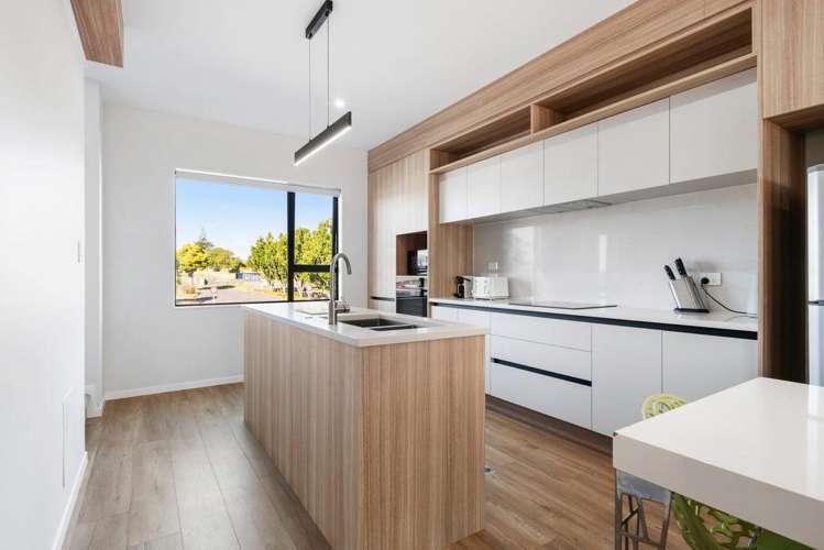 6/1B Egremont Street_3