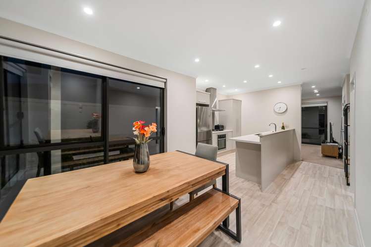 38 Matairangi Avenue Totara Heights_2