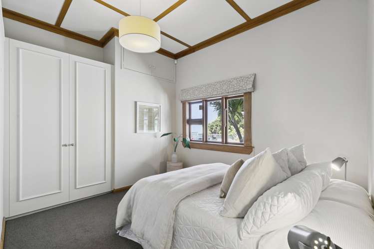 59 Queens Drive Lyall Bay_10