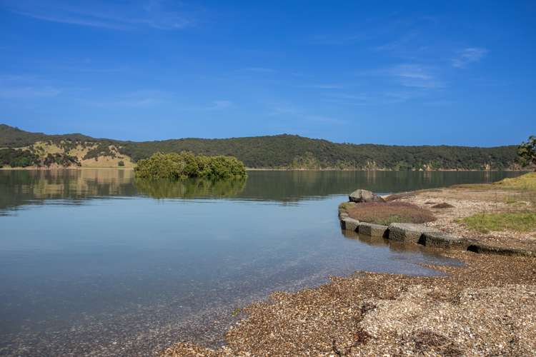 215 Kempthorne Road Russell_17