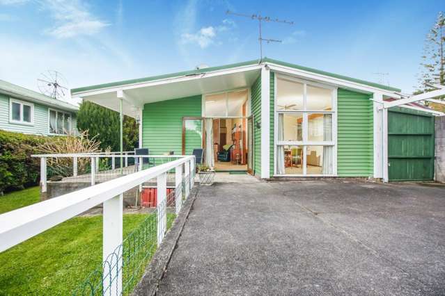 78 Roberts Road Te Atatu South_4