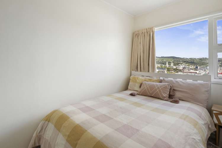 8/2 Scarborough Terrace Mount Victoria_7