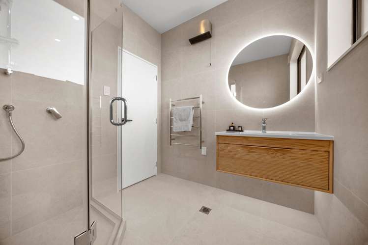 1 Selwyn Crescent Forrest Hill_23