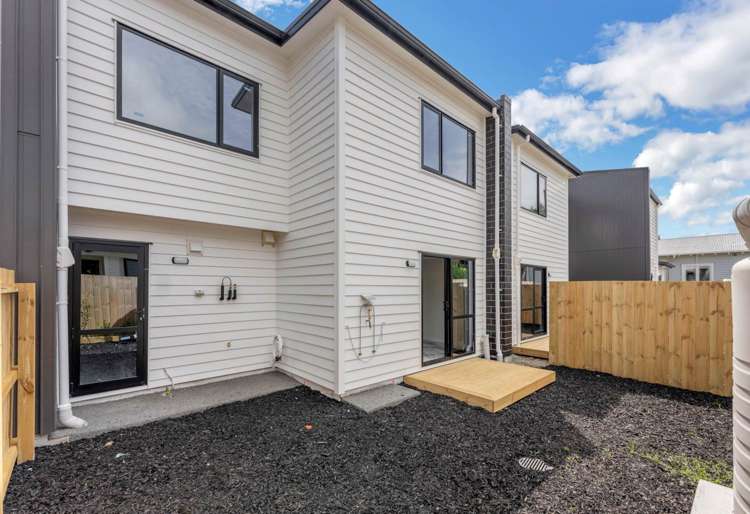 8 Malwa Lane Manurewa_9