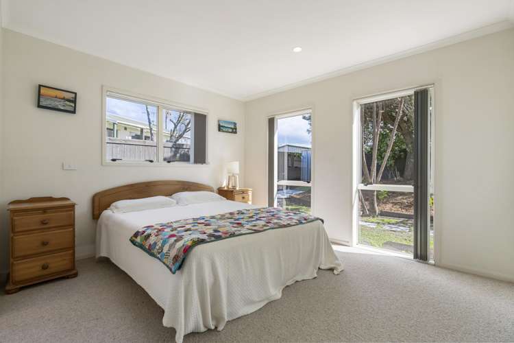 319a Royal Road Massey_7