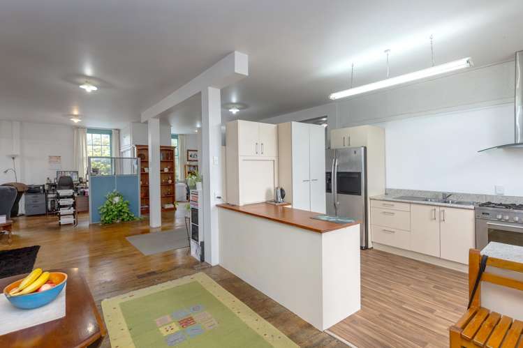 20 Memorial Square Carterton_36