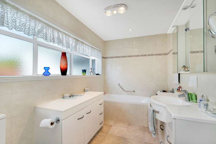 34 Smale Street Point Chevalier_12