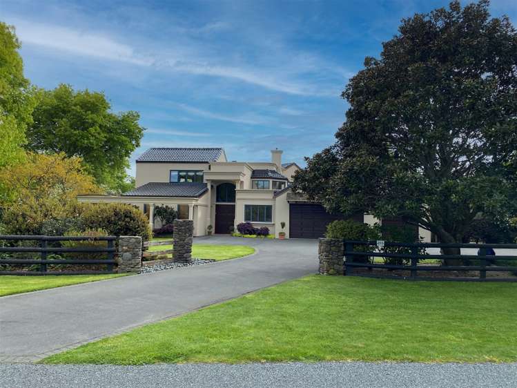 203 Athlone Drive Cambridge_14