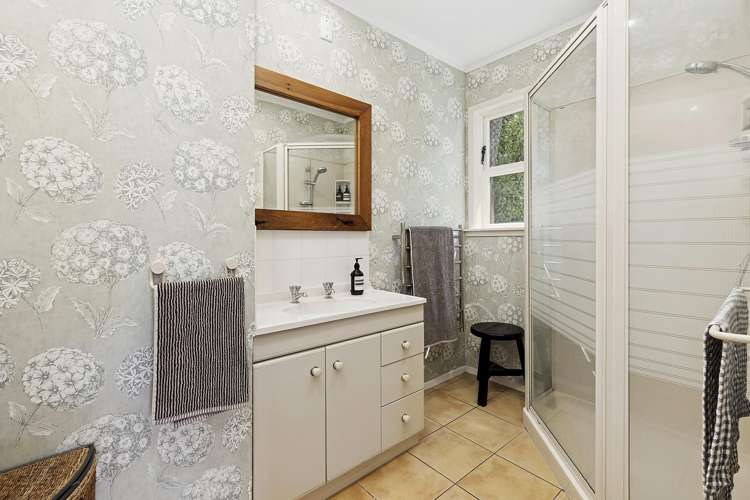 8 Allington Road Karori_11