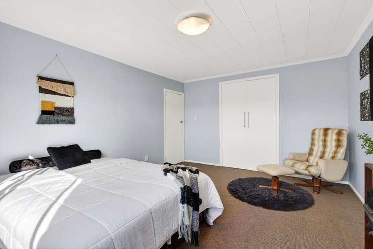 7 Totara Park Road Clouston Park_14