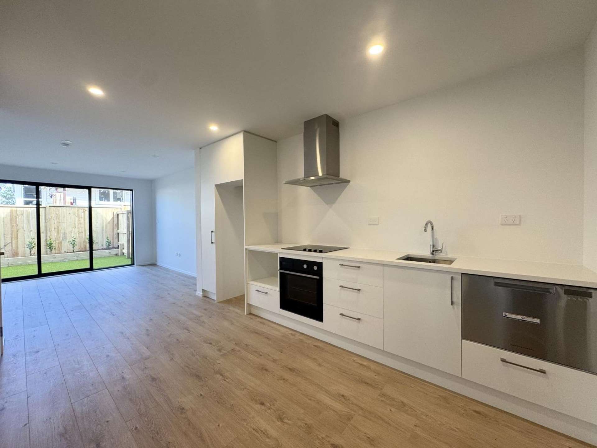 8/83 Ruawai Road 1816_0