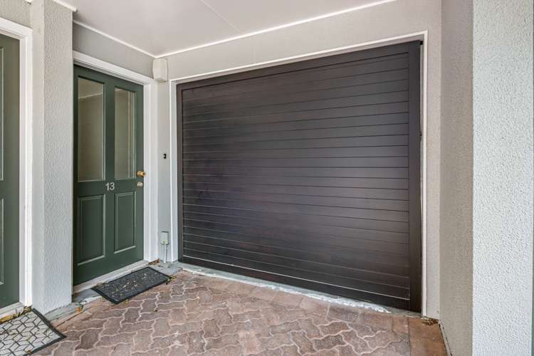 13/20 Thompson Street Mount Cook_15