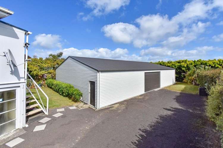 74 Wharf Road Clarks Beach_1