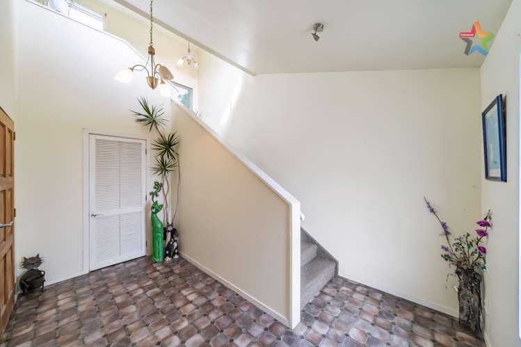 10 Whitechapel Grove Stokes Valley_14