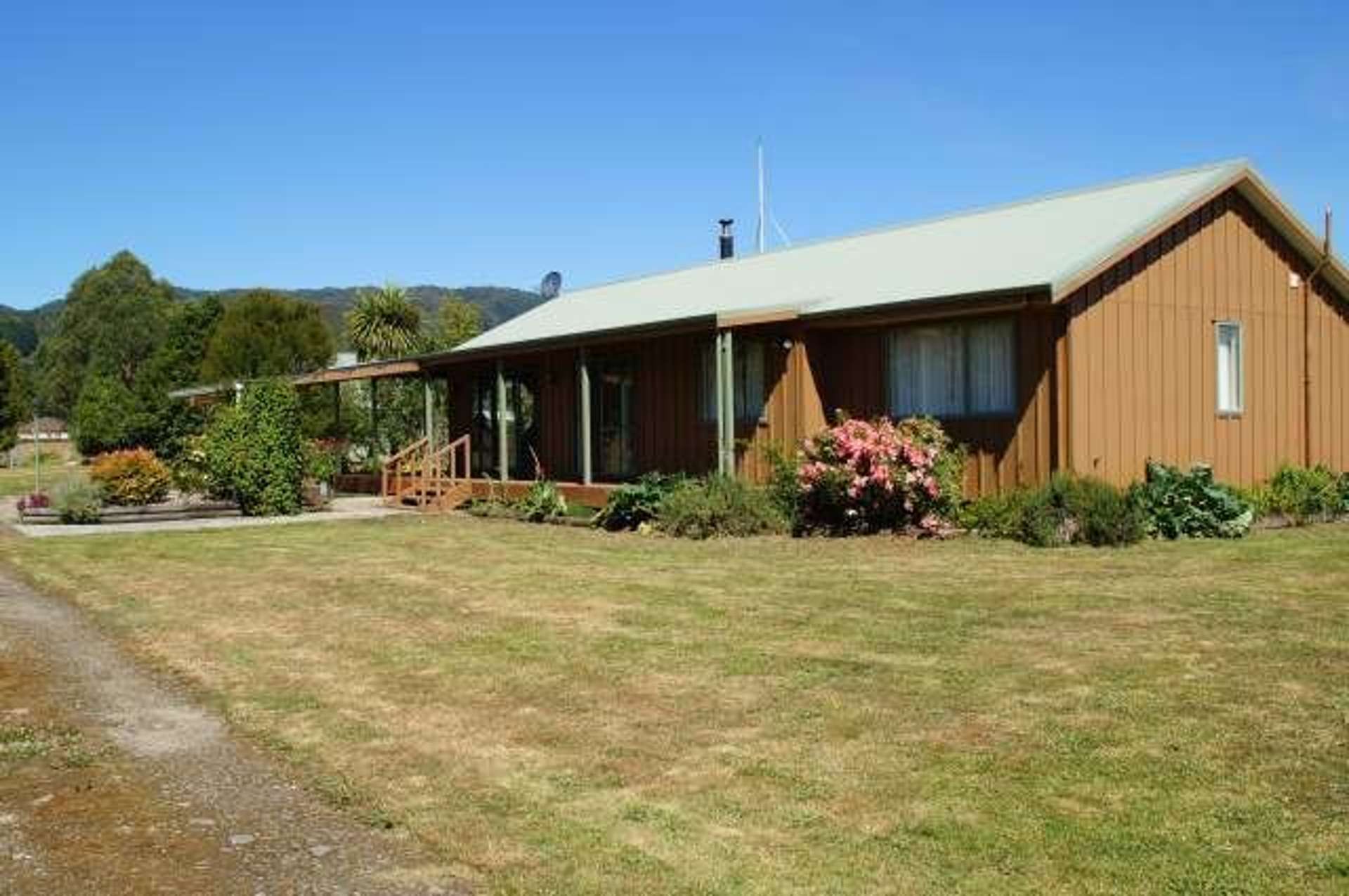 24 Conlon Street Reefton_0