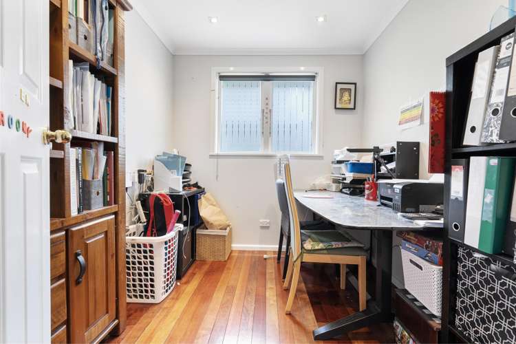 53 Bond Crescent Forrest Hill_15