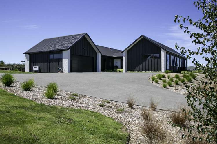 2/899 Maungatautari Road 2790_1