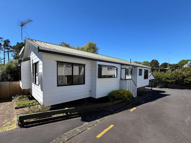 1036B Great North Road Point Chevalier_13