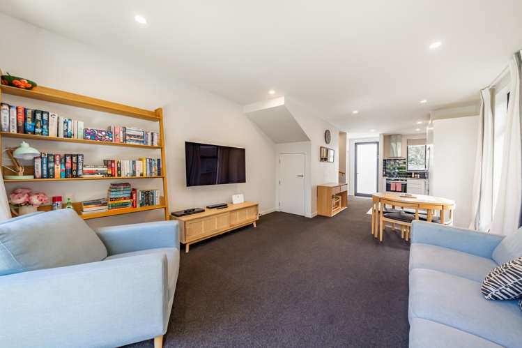 6/74 Derwent Street Island Bay_9