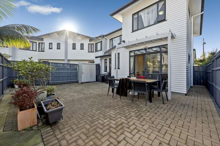 6/2 Armoy Drive East Tamaki_3