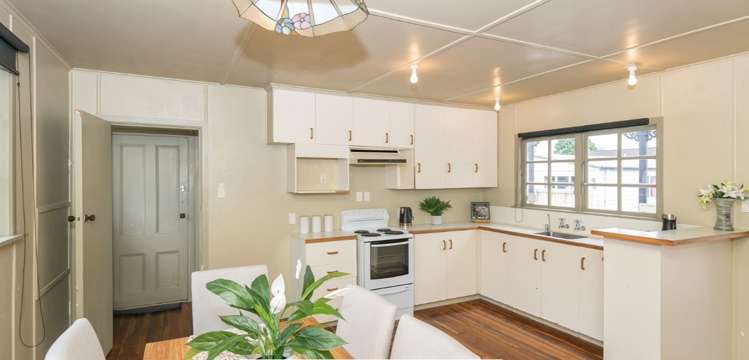 94 Albert Street Hamilton East_5