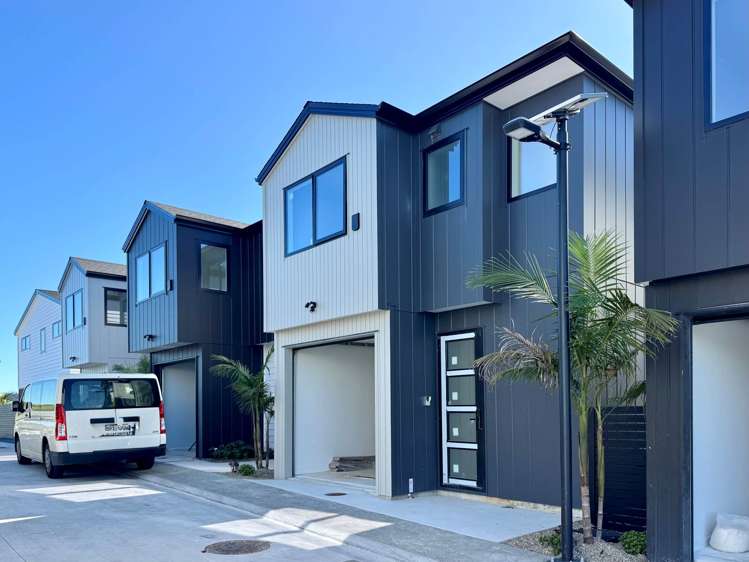 2/73 Te Taruna Drive_0