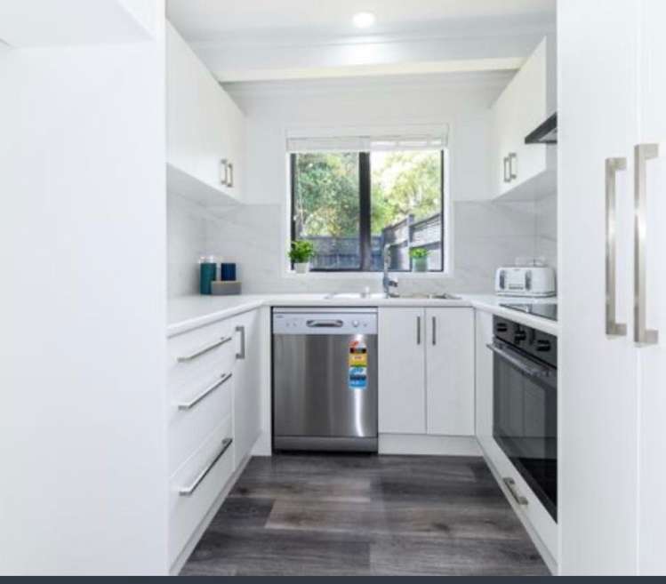 8 Dovey Place Massey_5