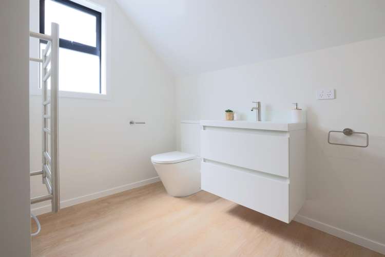 105 Main Road Wainuiomata_8