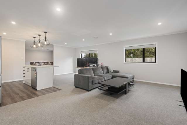 29 Coutts Way Fitzherbert_4