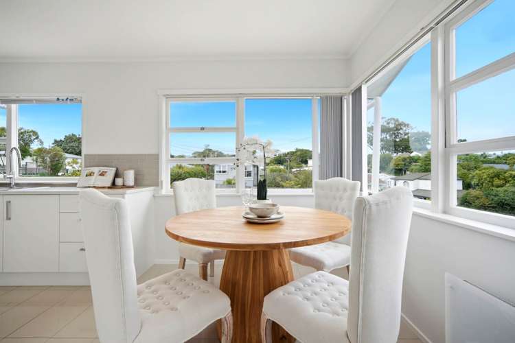 7 Bond Crescent Forrest Hill_6
