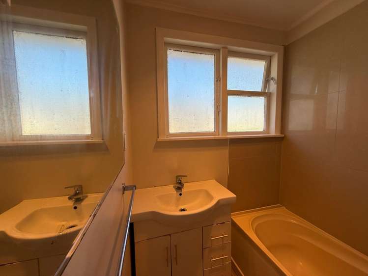  14 Raleigh Place Ōtara_12