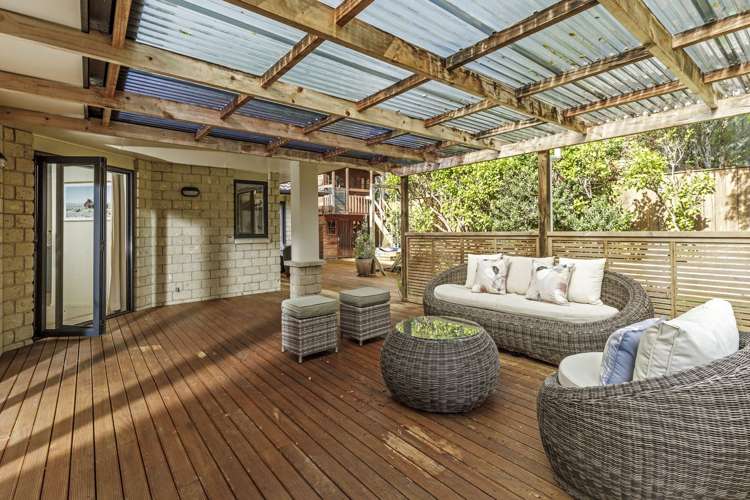 6 English Oak Drive Schnapper Rock_6