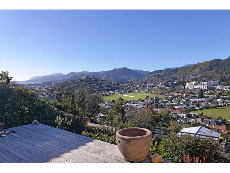 28 Jenner Road Toi Toi_1