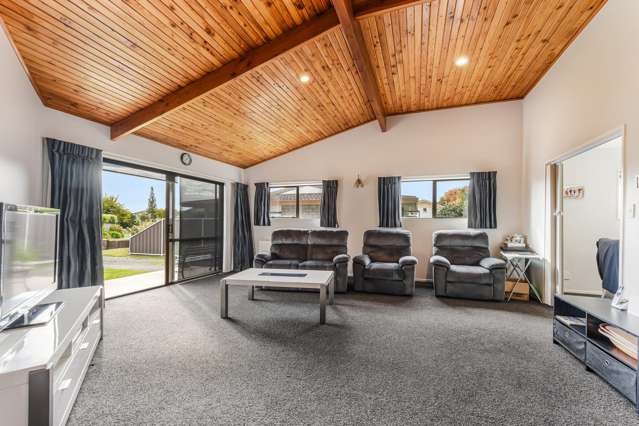 27 Browning Crescent Stoke_3